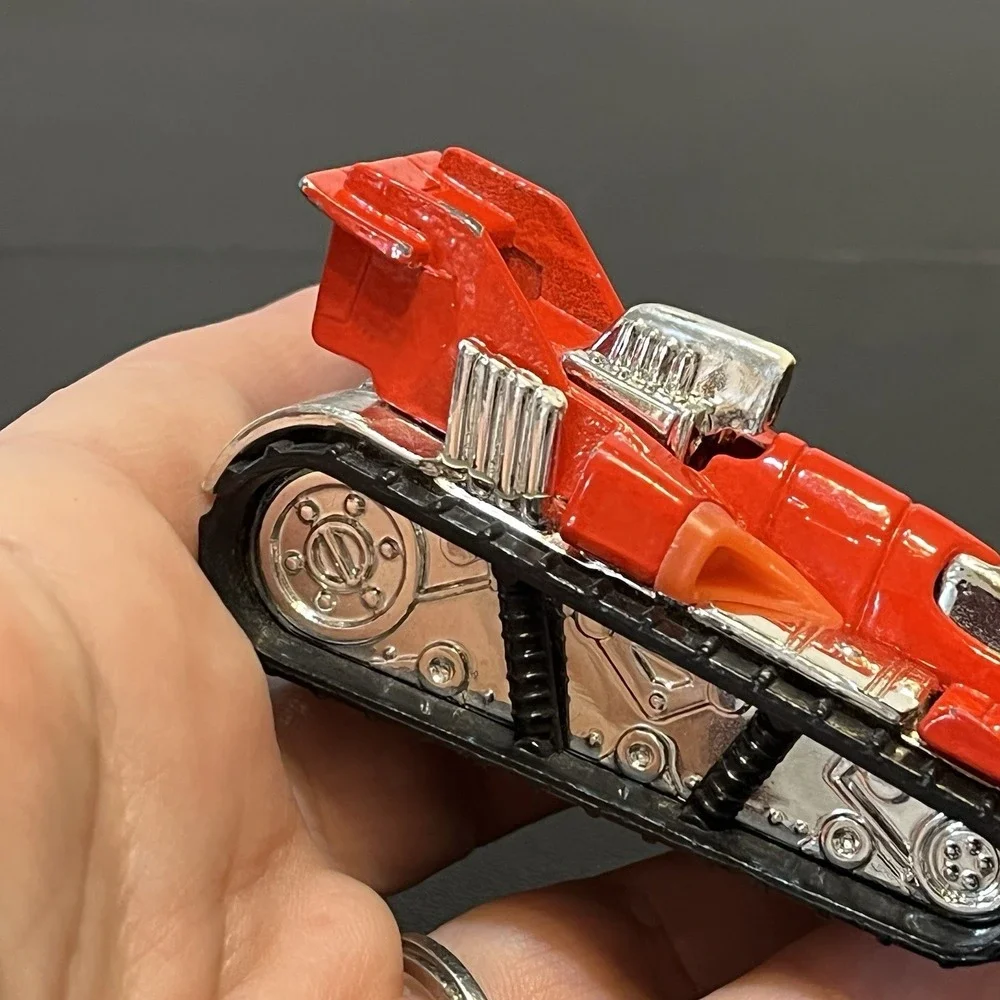 Vintage 1992 Hot Wheels Anteater Jet Tank Red Silver Black Mattel Diecast